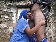 Algerian lets a client ejaculate in her mouth in the Marseille countryside.